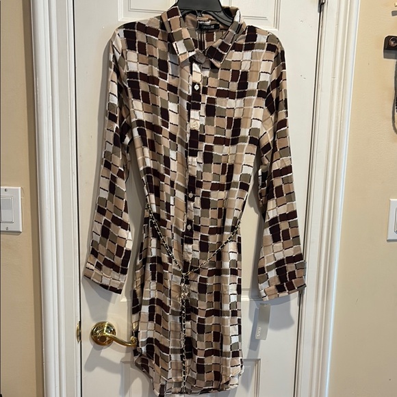 Dresses & Skirts - Geometric Patterned Shirt Dress L